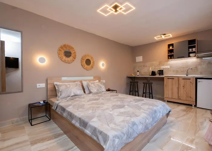 Avli Home