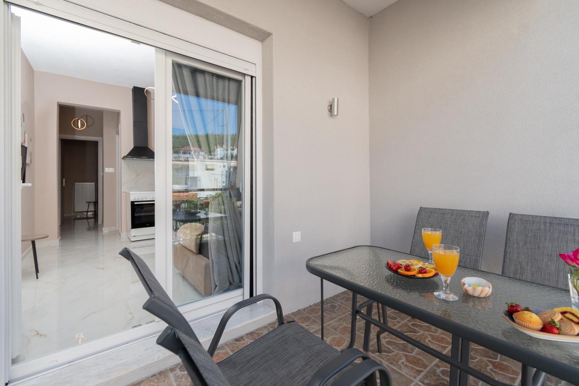 Avli Apartment