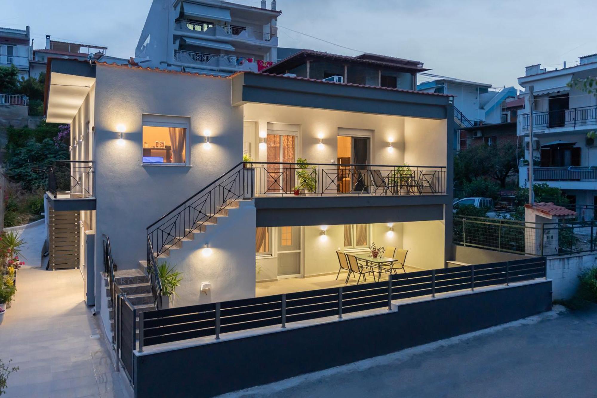 Avli Apartment Néos Marmarás