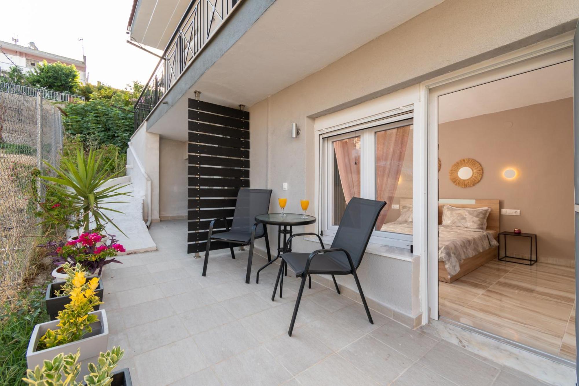 Apartment Avli *